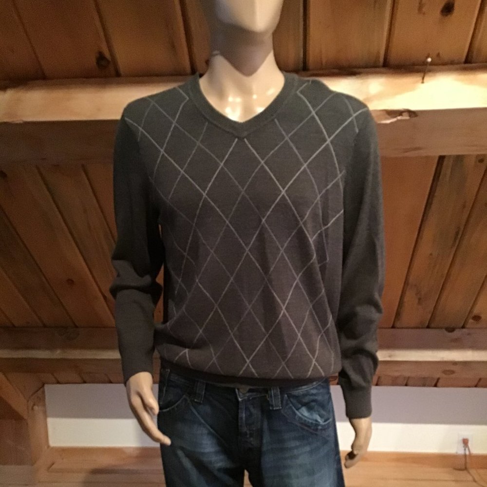 Docker's Grey Crosshatch V-Neck Sweater